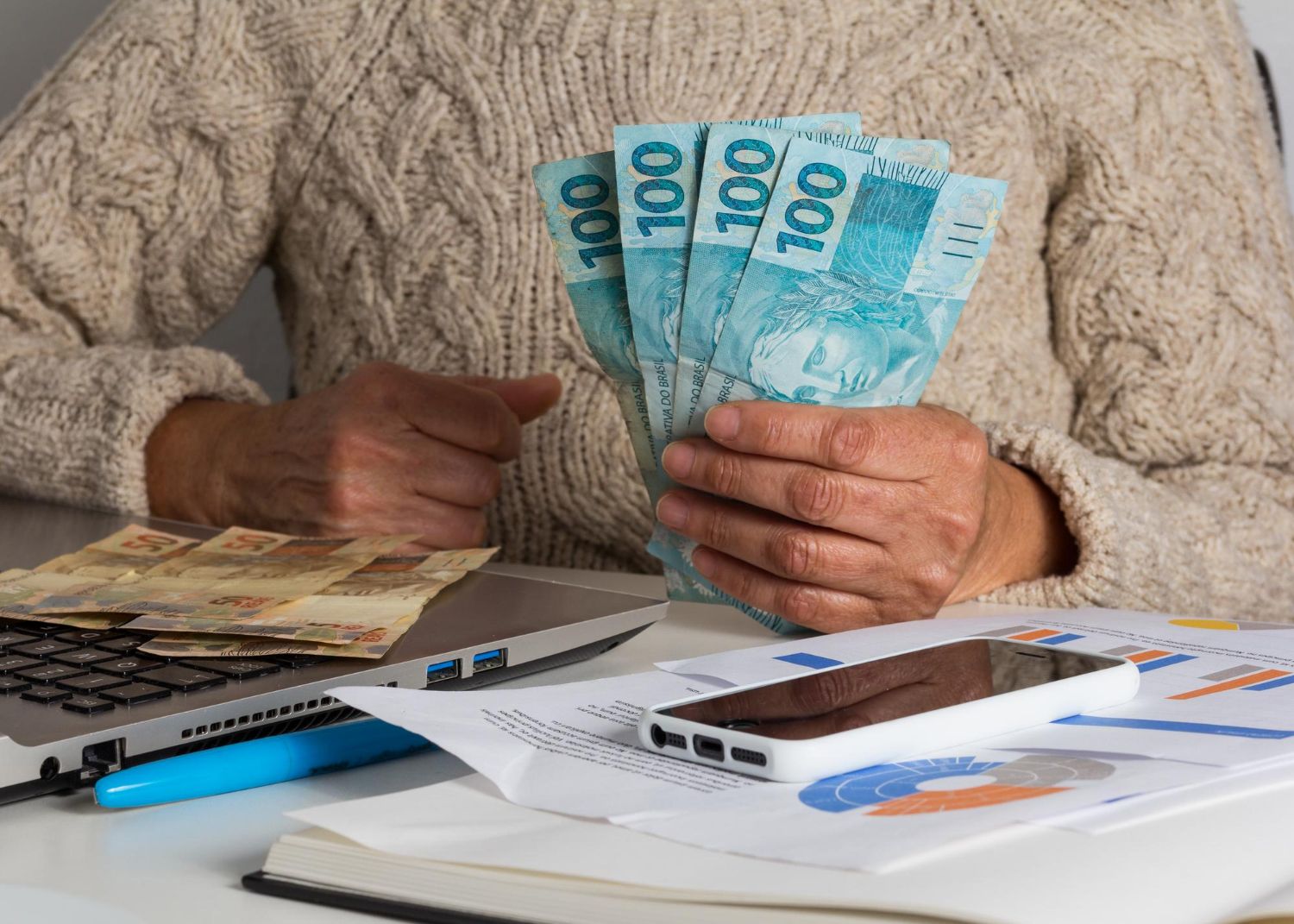 Imposto de Renda no 13º salário: quem ganha até R$ 5 mil fica isento em 2026